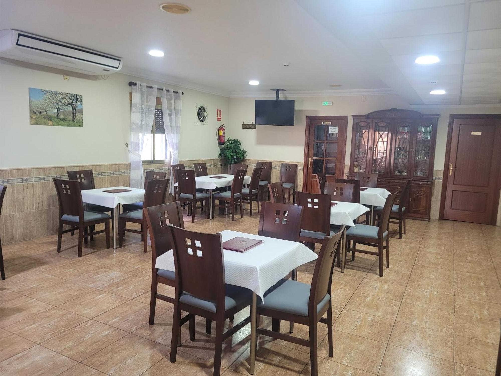 Hostal Restaurante El Paraiso Don Benito Buitenkant foto