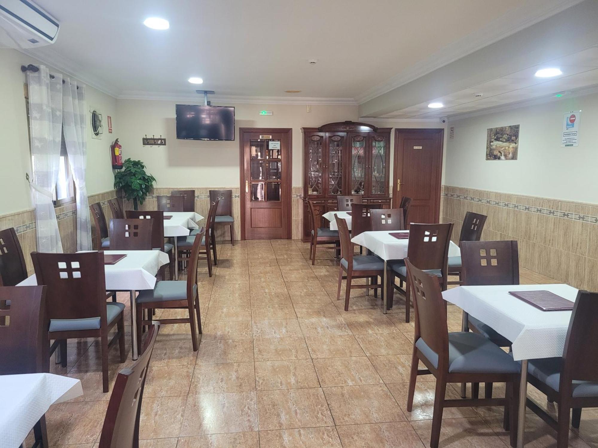 Hostal Restaurante El Paraiso Don Benito Buitenkant foto