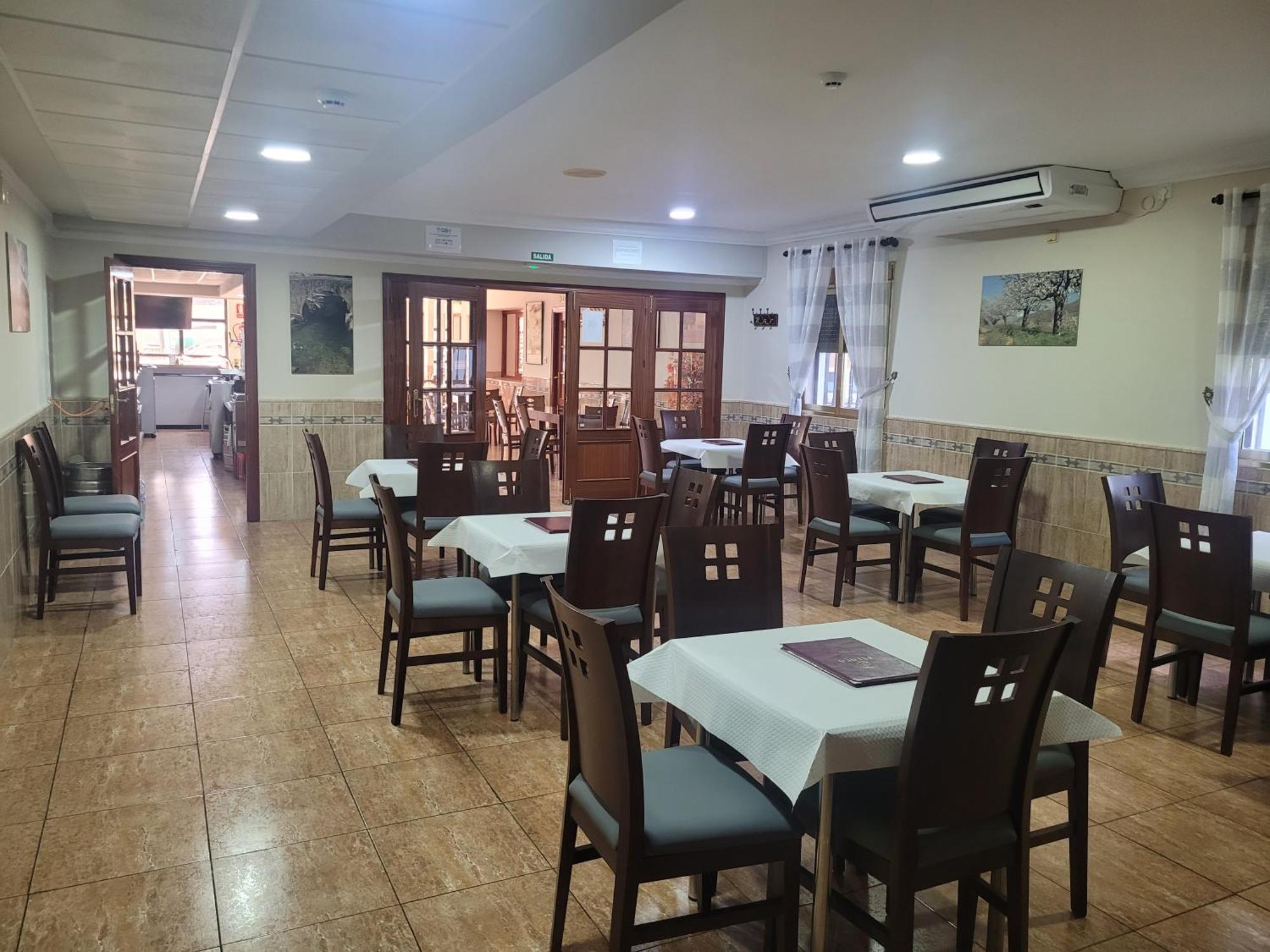 Hostal Restaurante El Paraiso Don Benito Buitenkant foto