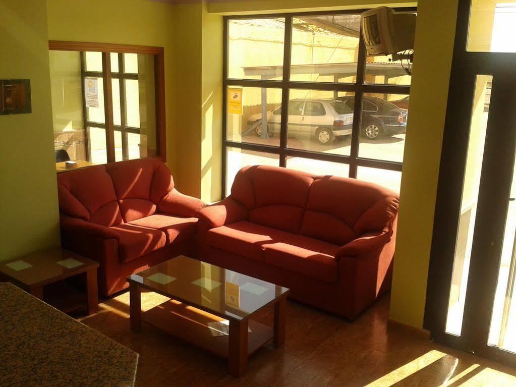 Hostal Restaurante El Paraiso Don Benito Buitenkant foto
