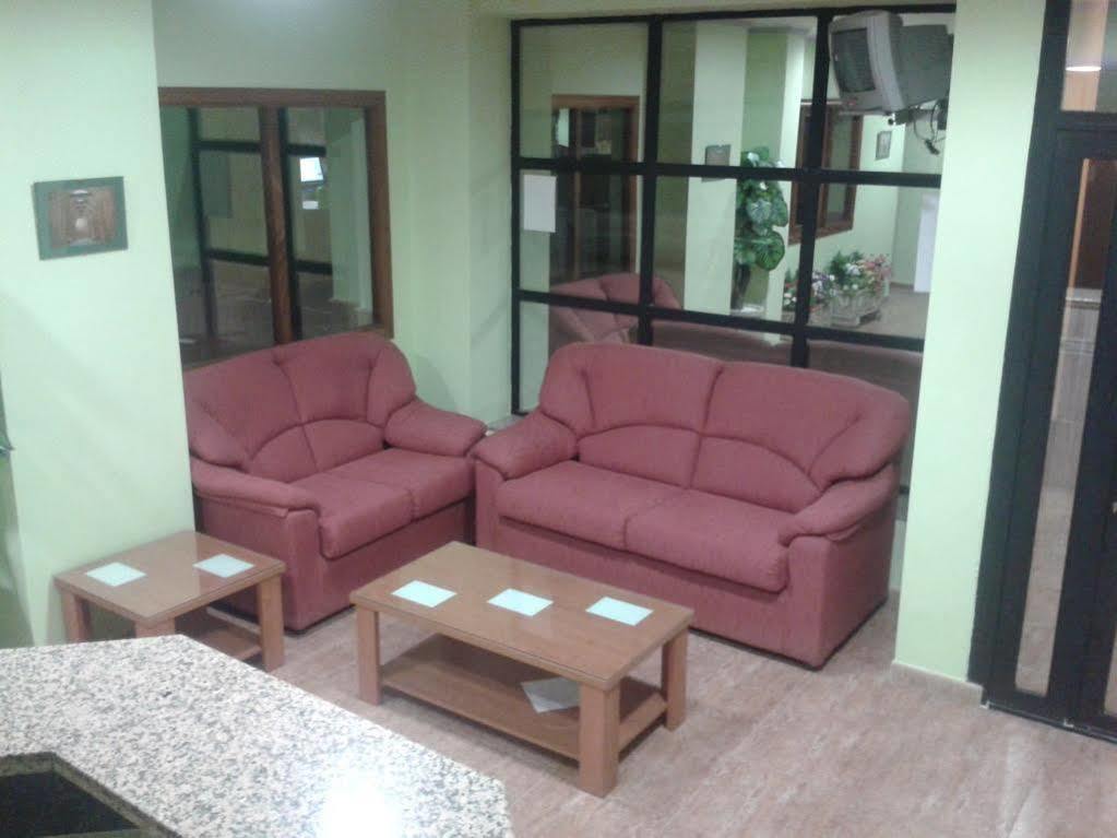Hostal Restaurante El Paraiso Don Benito Buitenkant foto