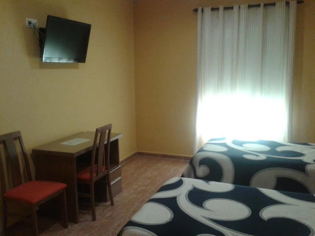 Hostal Restaurante El Paraiso Don Benito Buitenkant foto